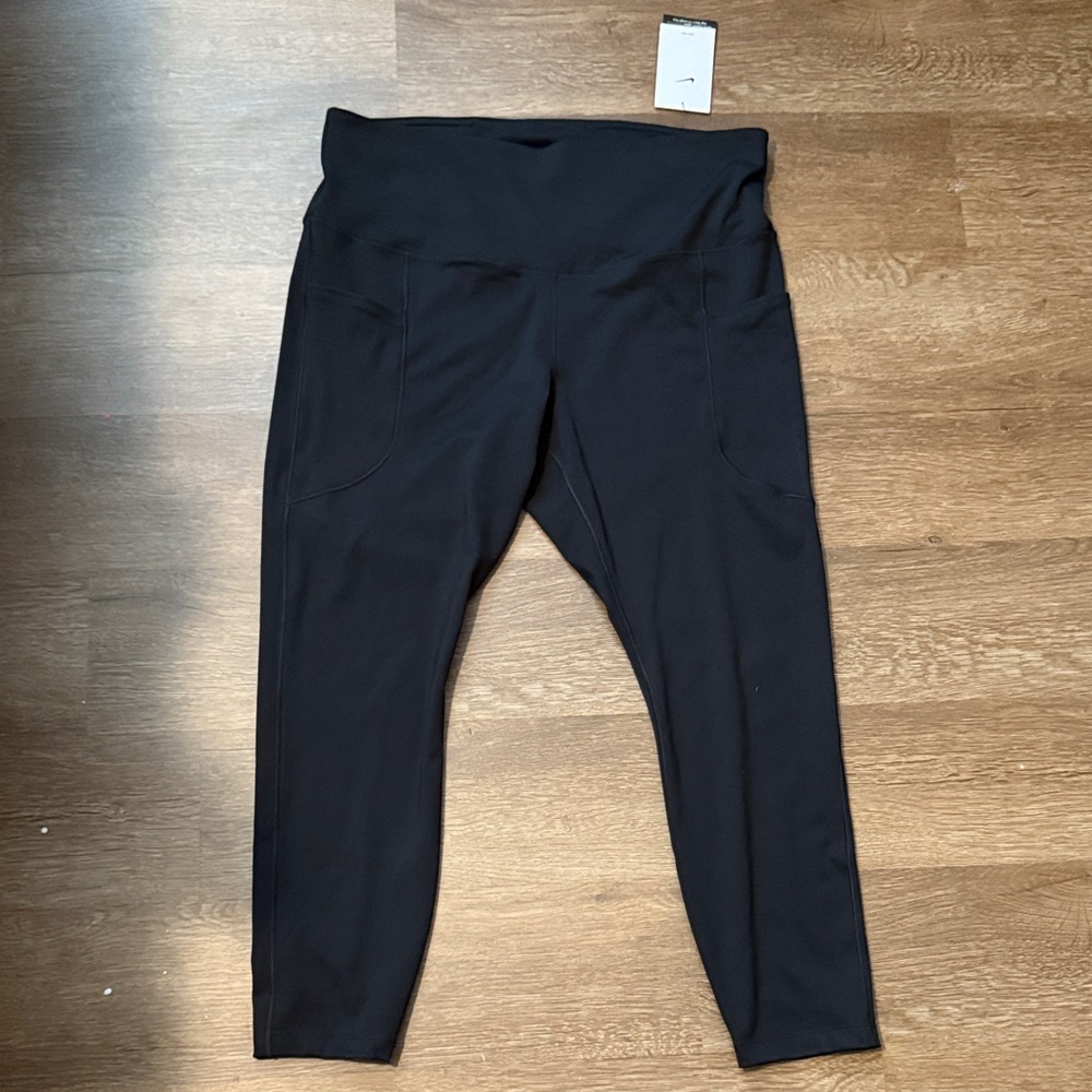 Nike Black High-Waisted Leggings 7/8 length - Dri- fit NWT - 1X